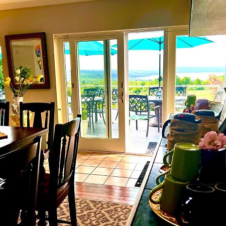 A Cayuga Lakefront Inn - Hotel Alt, Ithaca New York 외부 사진